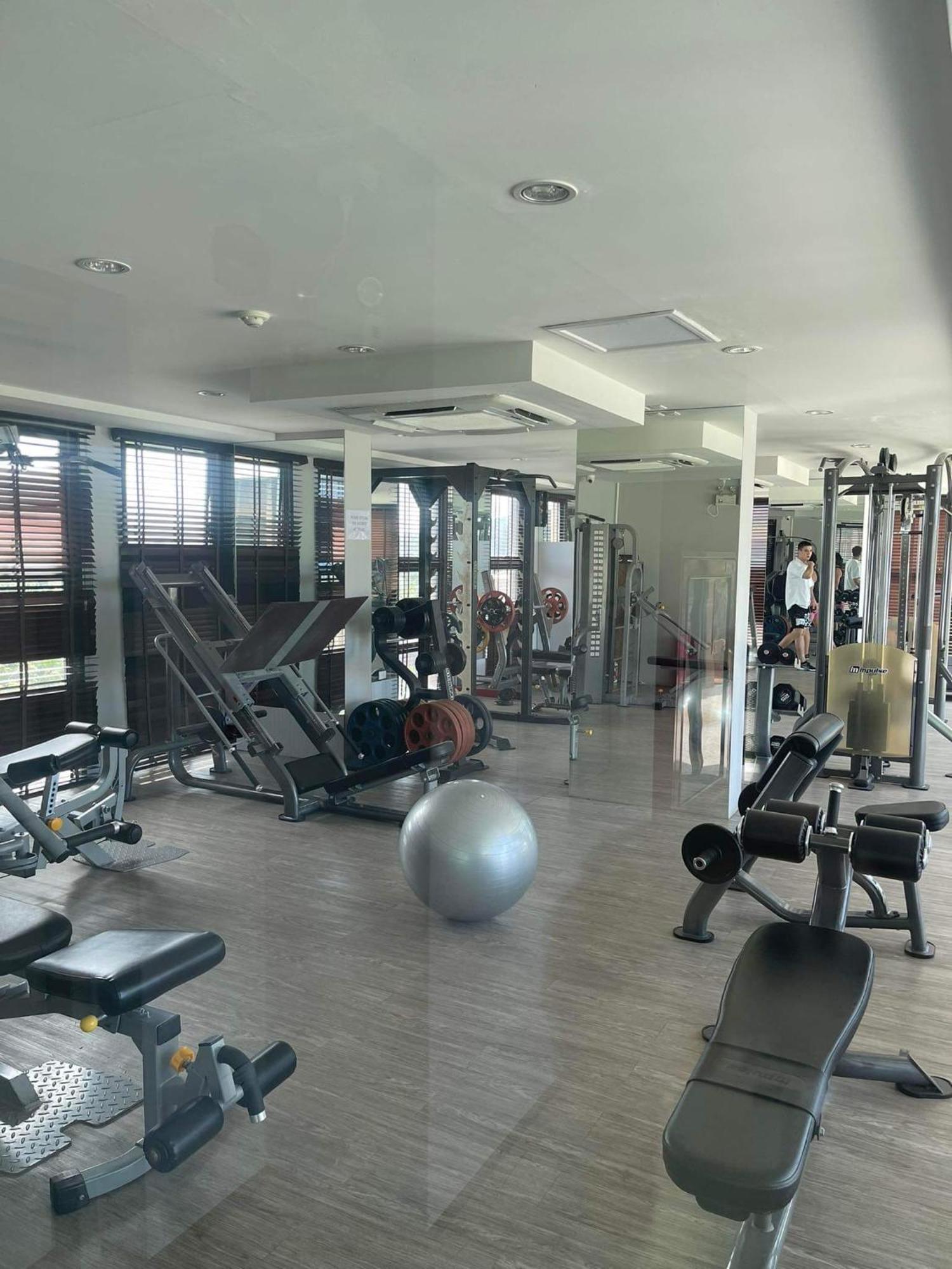 Ban Lum Fuang6Th Avenue Surin By Win217公寓 外观 照片